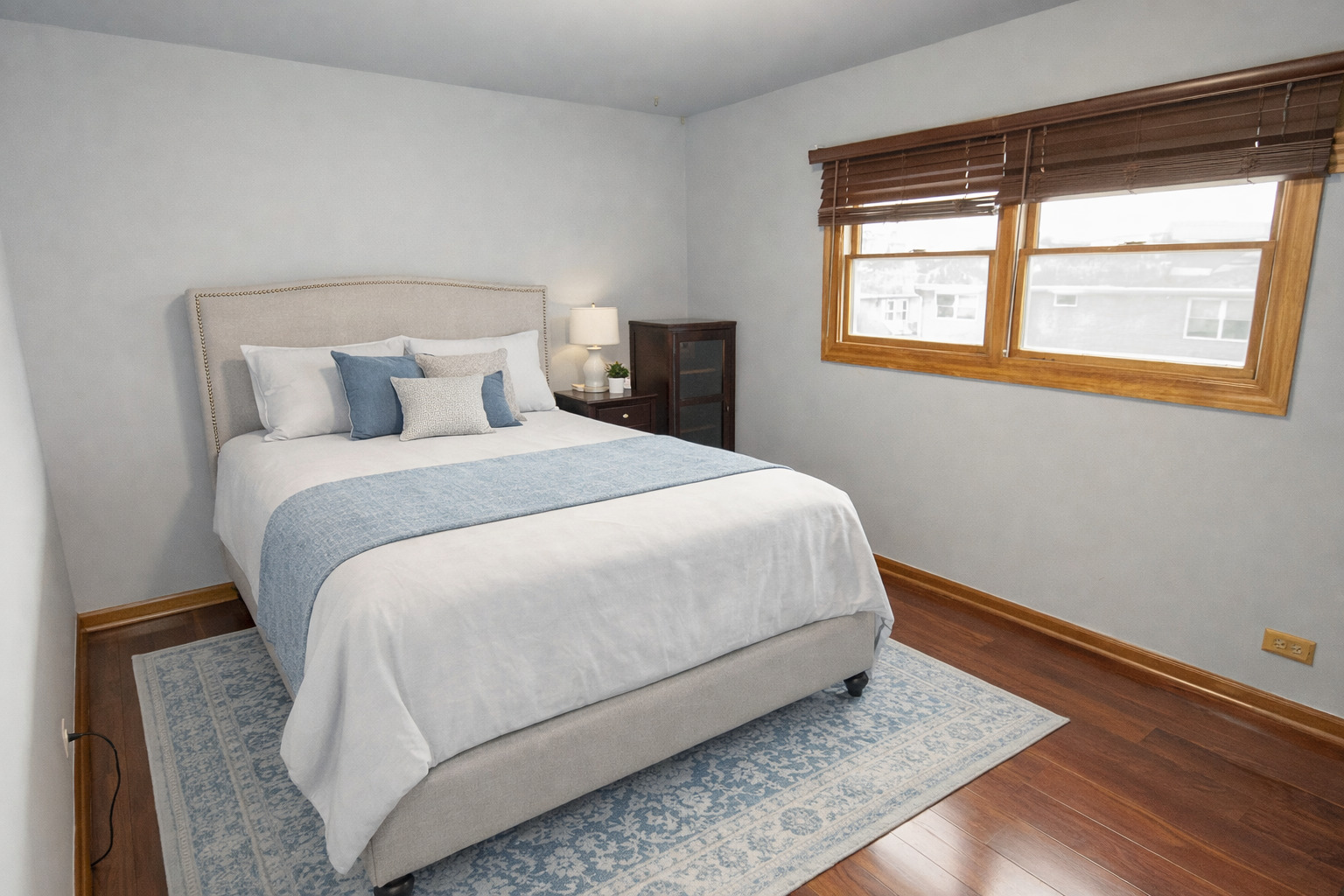 862 Omaha Court, Carol Stream, IL 60188