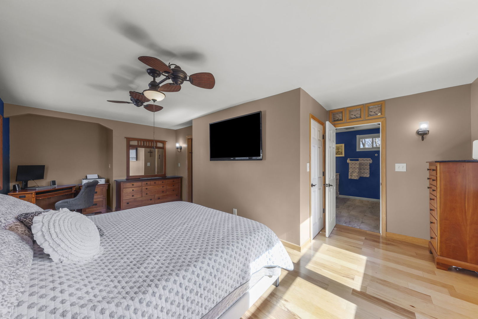 755 Surryse Road, Lake Zurich, IL 60047