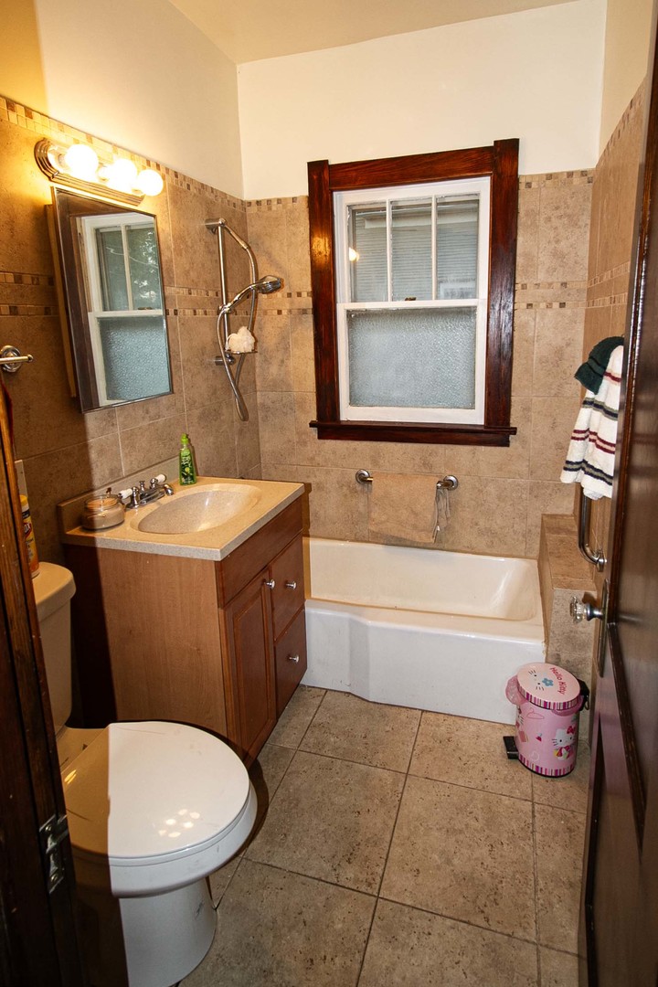 510 N Raynor Avenue, Joliet, IL 60435