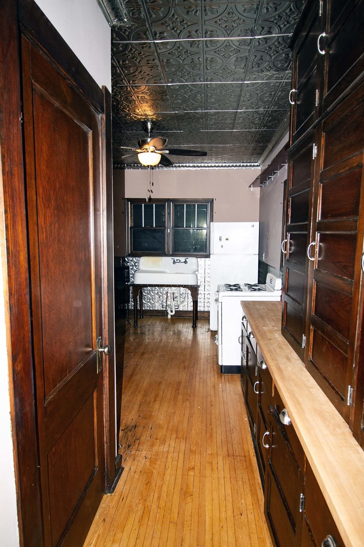 510 N Raynor Avenue, Joliet, IL 60435