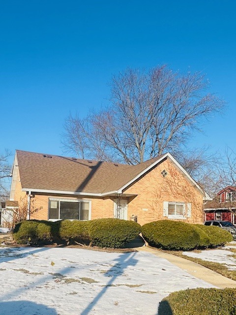 1000 N Lewis Avenue, Waukegan, IL 60085