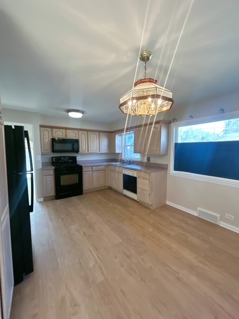 1000 N Lewis Avenue, Waukegan, IL 60085