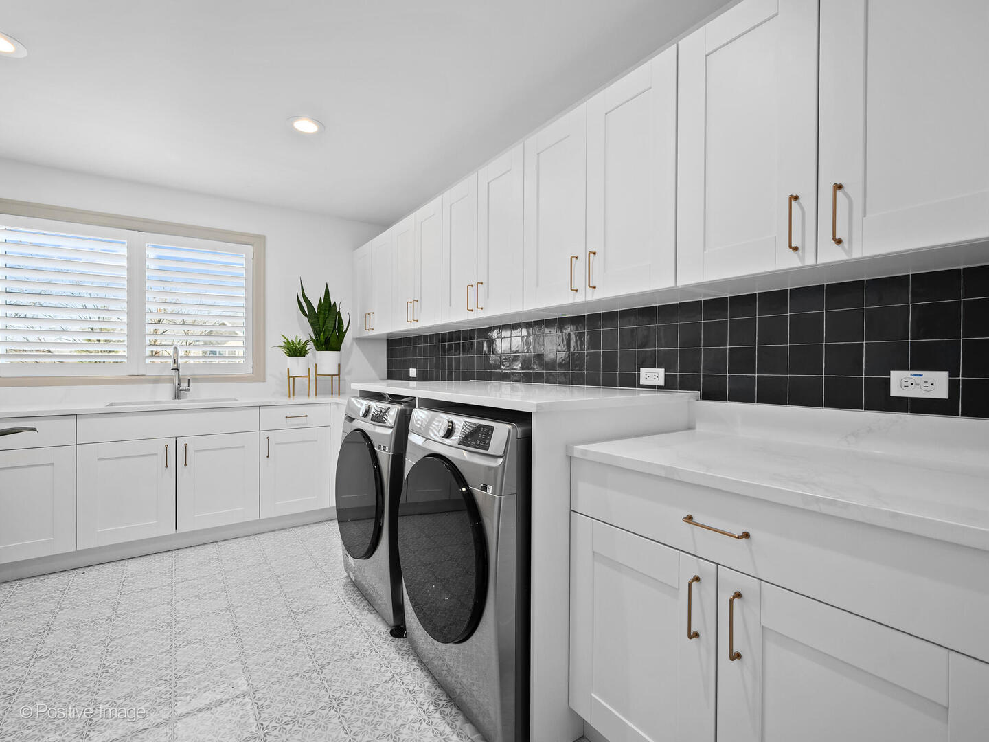 476 W Vallette Street, Elmhurst, IL 60126