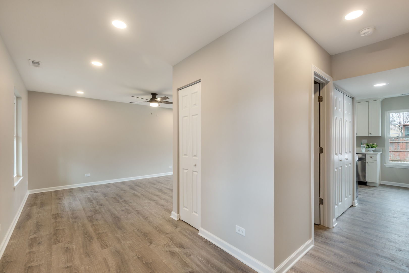 1283 Huntington Drive, Mundelein, IL 60060