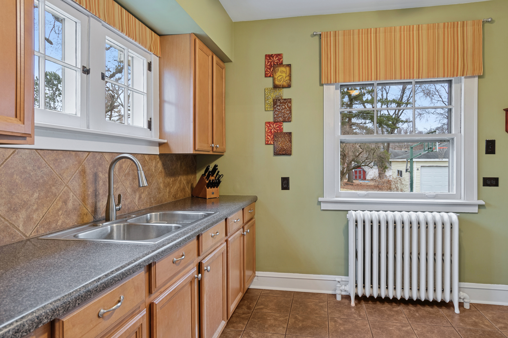 917 Division Street, Lisle, IL 60532