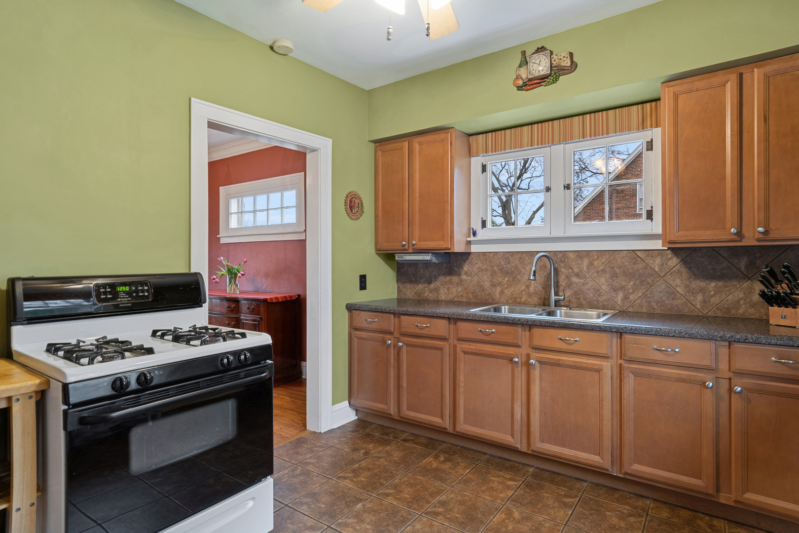 917 Division Street, Lisle, IL 60532