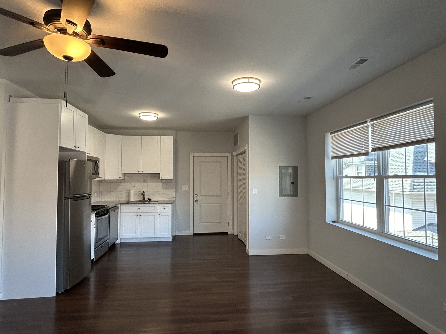 7441 N ROGERS Avenue #3A, Chicago, IL 60626