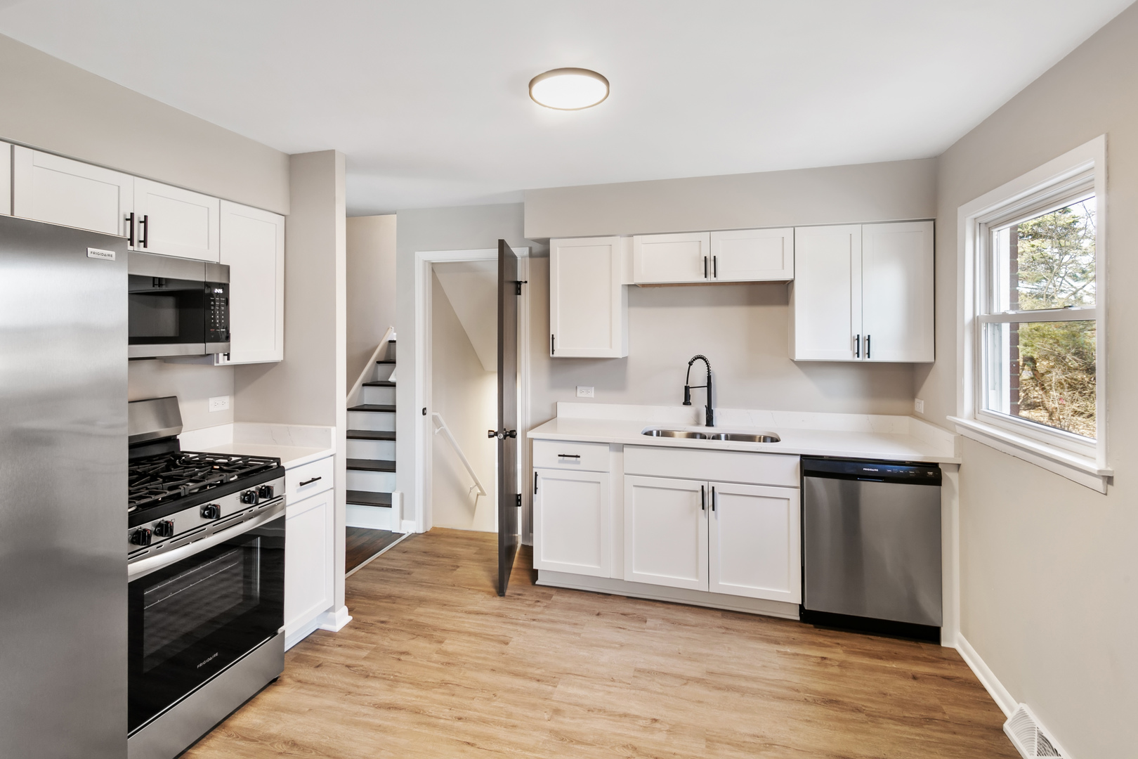 1339 Heather Road, Homewood, IL 60430