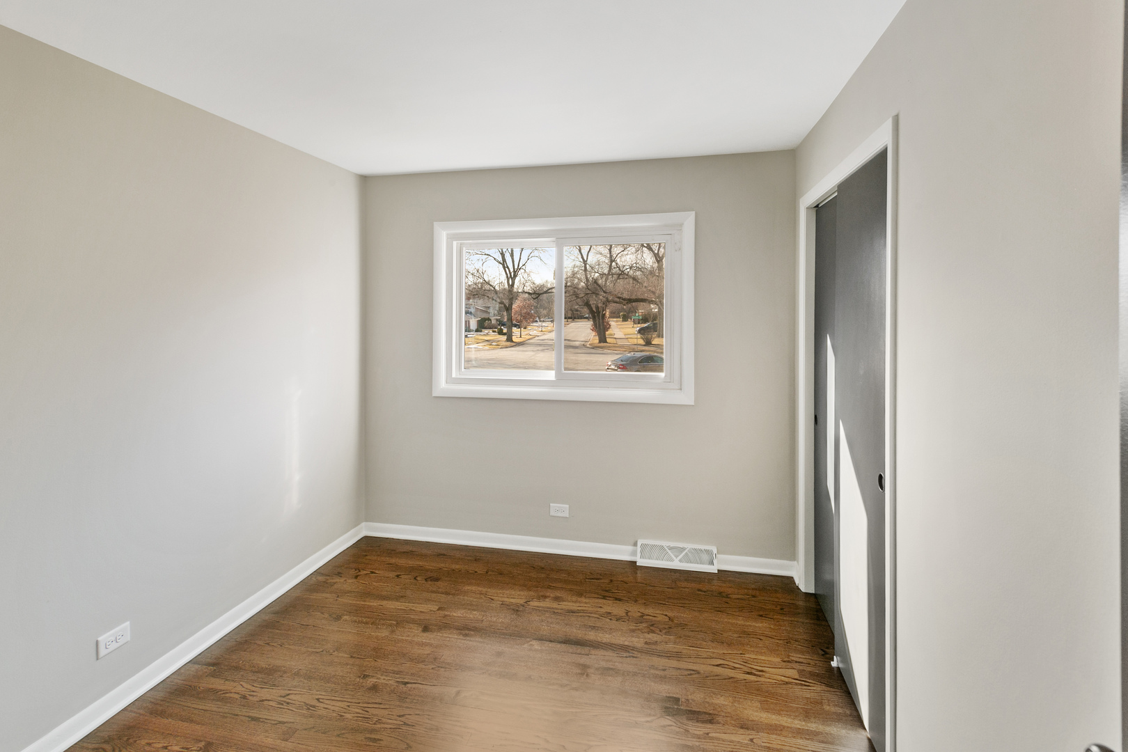 1339 Heather Road, Homewood, IL 60430