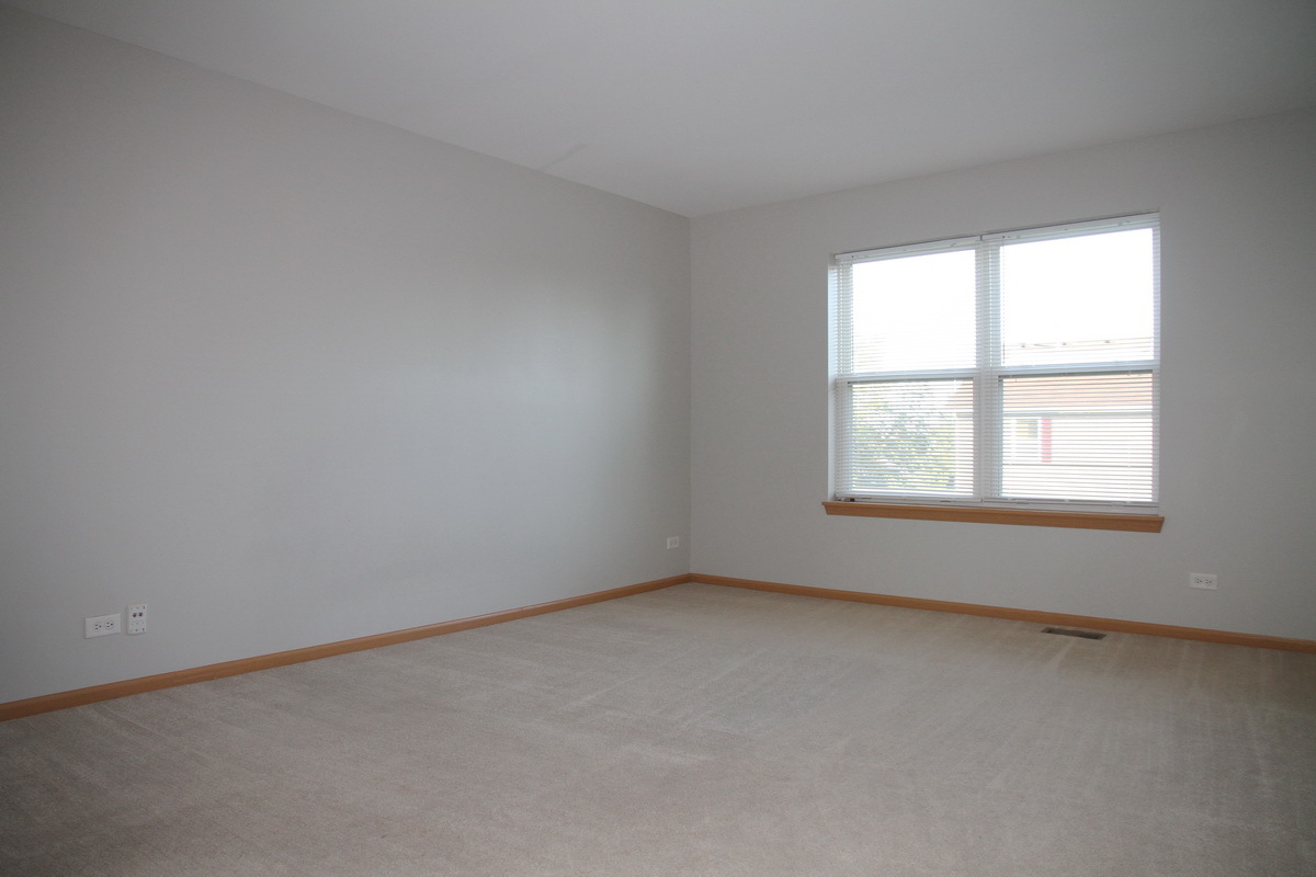 383 Chesapeake Lane, Oswego, IL 60543