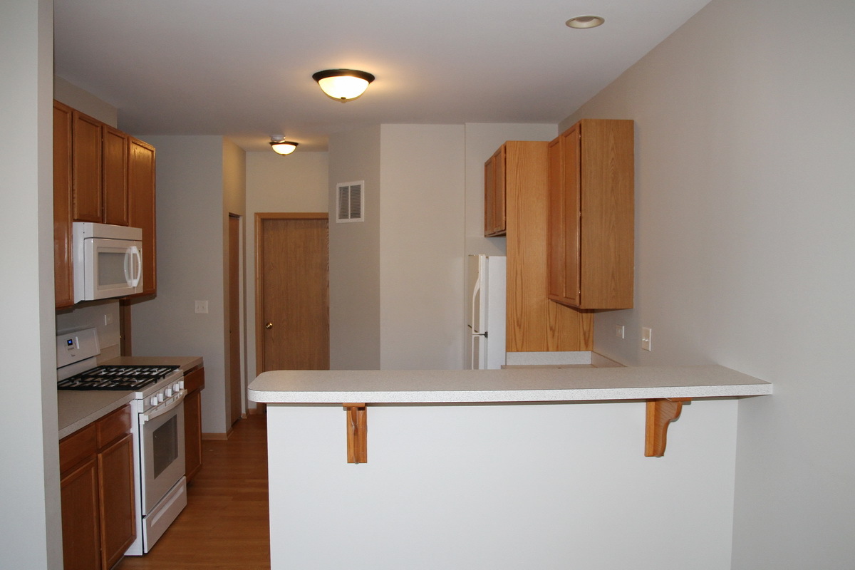 383 Chesapeake Lane, Oswego, IL 60543