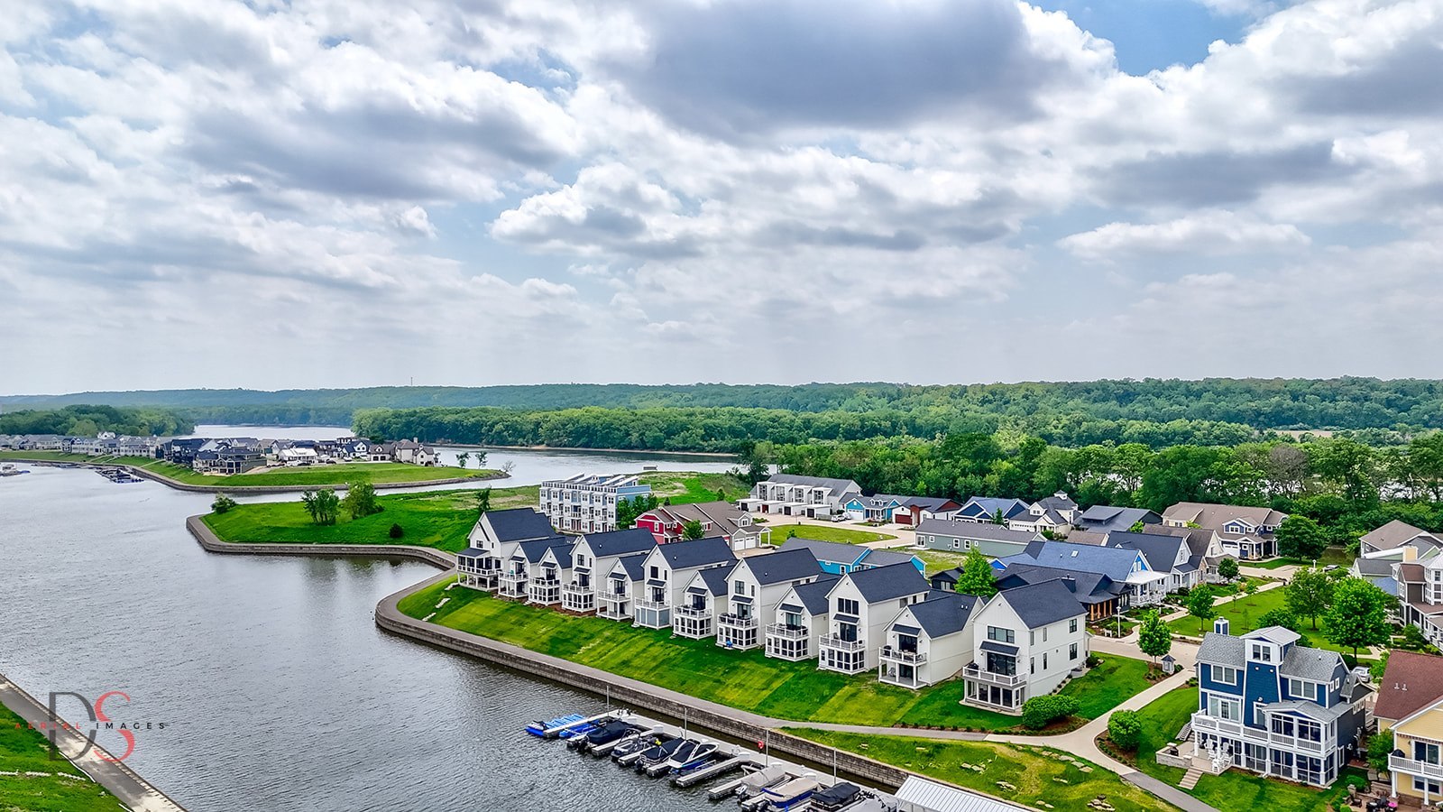 23 Great Loop Drive, Ottawa, IL 61350