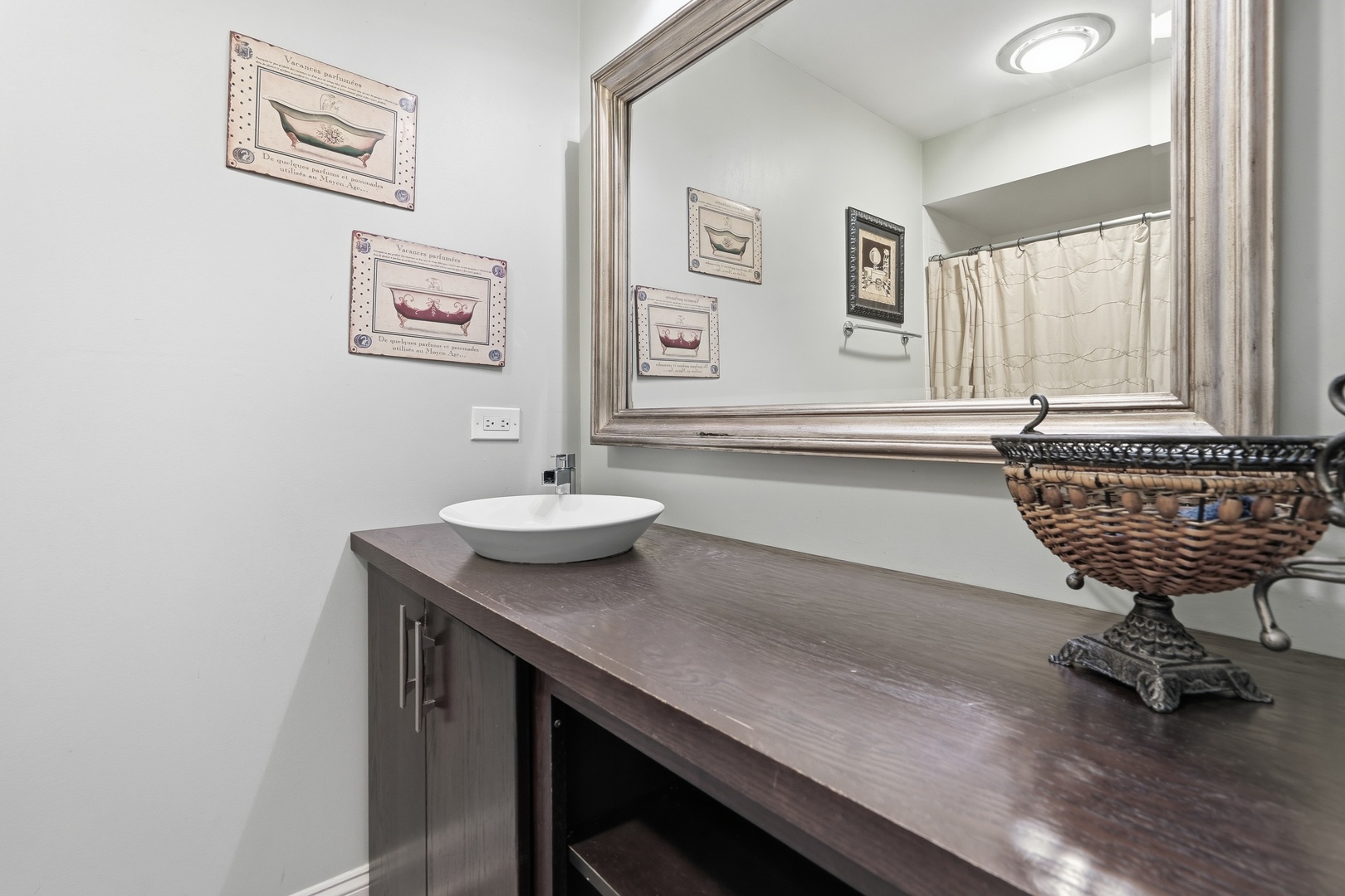 1414 N Bridgeport Drive, Mount Prospect, IL 60056