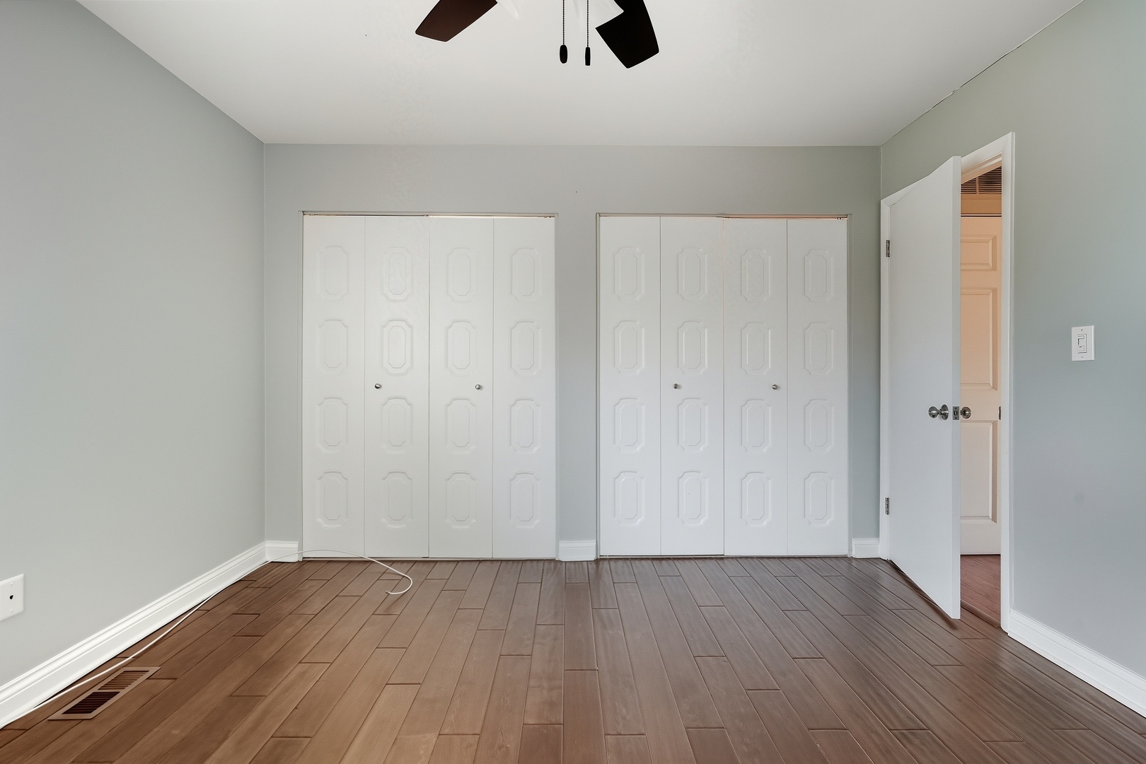 1414 N Bridgeport Drive, Mount Prospect, IL 60056