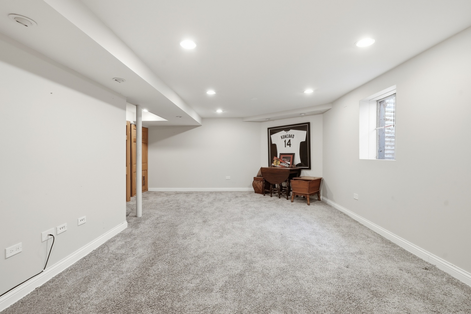 1414 N Bridgeport Drive, Mount Prospect, IL 60056