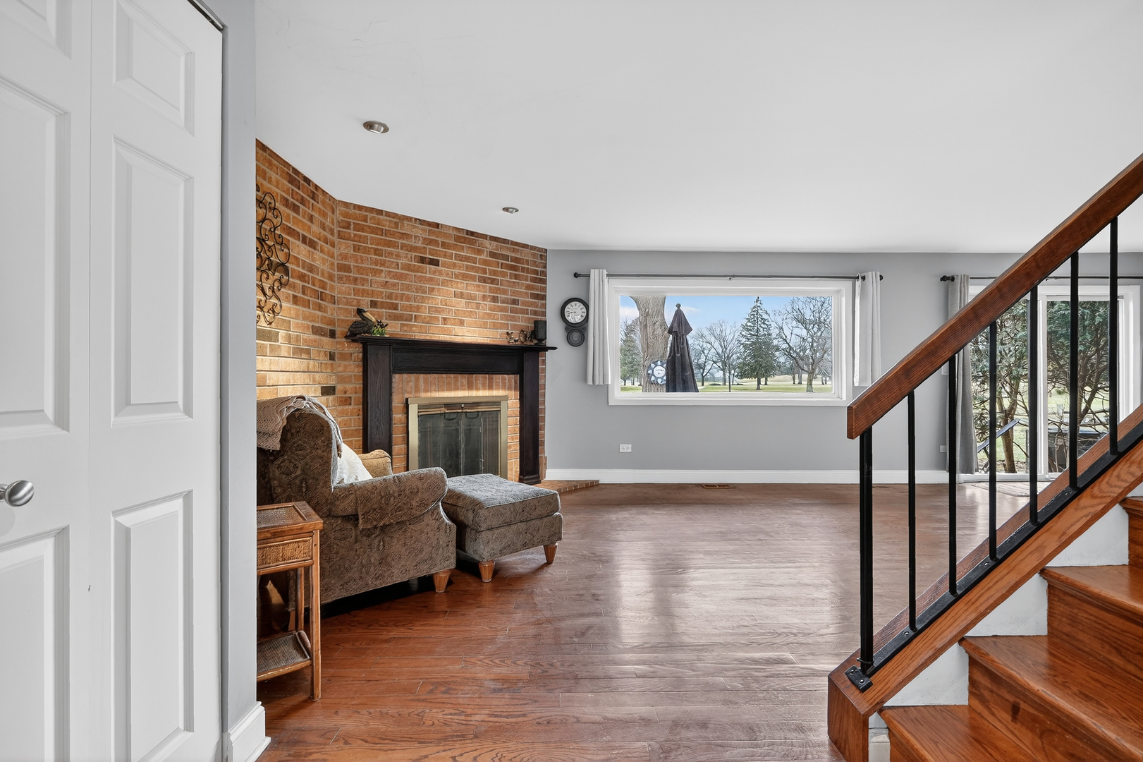 1414 N Bridgeport Drive, Mount Prospect, IL 60056