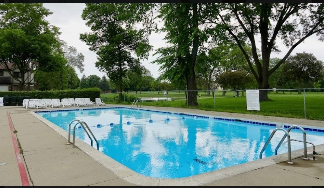 1414 N Bridgeport Drive, Mount Prospect, IL 60056