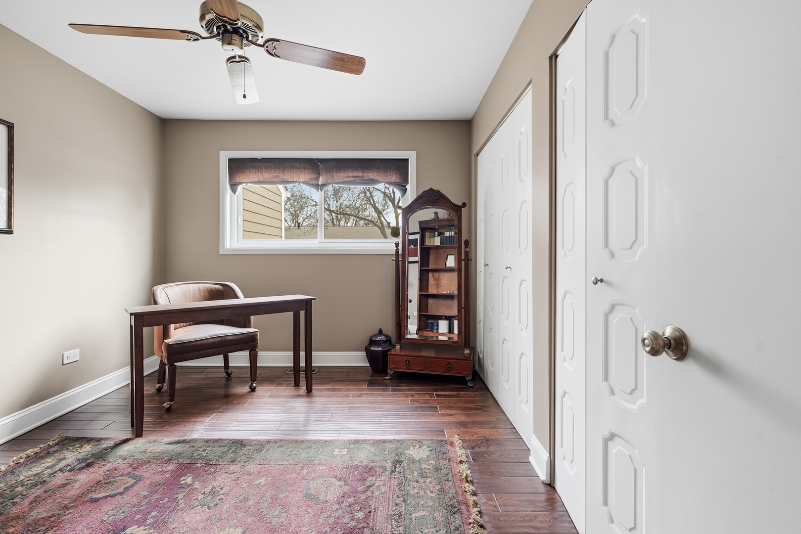 1414 N Bridgeport Drive, Mount Prospect, IL 60056