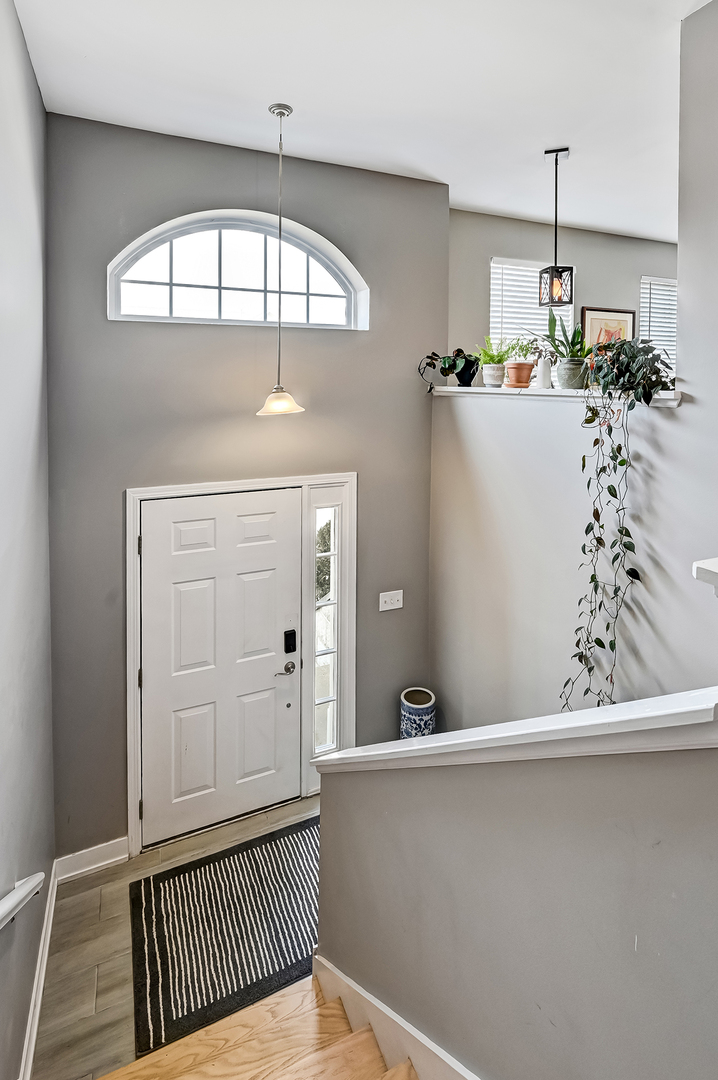 123 Willow Boulevard, Willow Springs, IL 60480