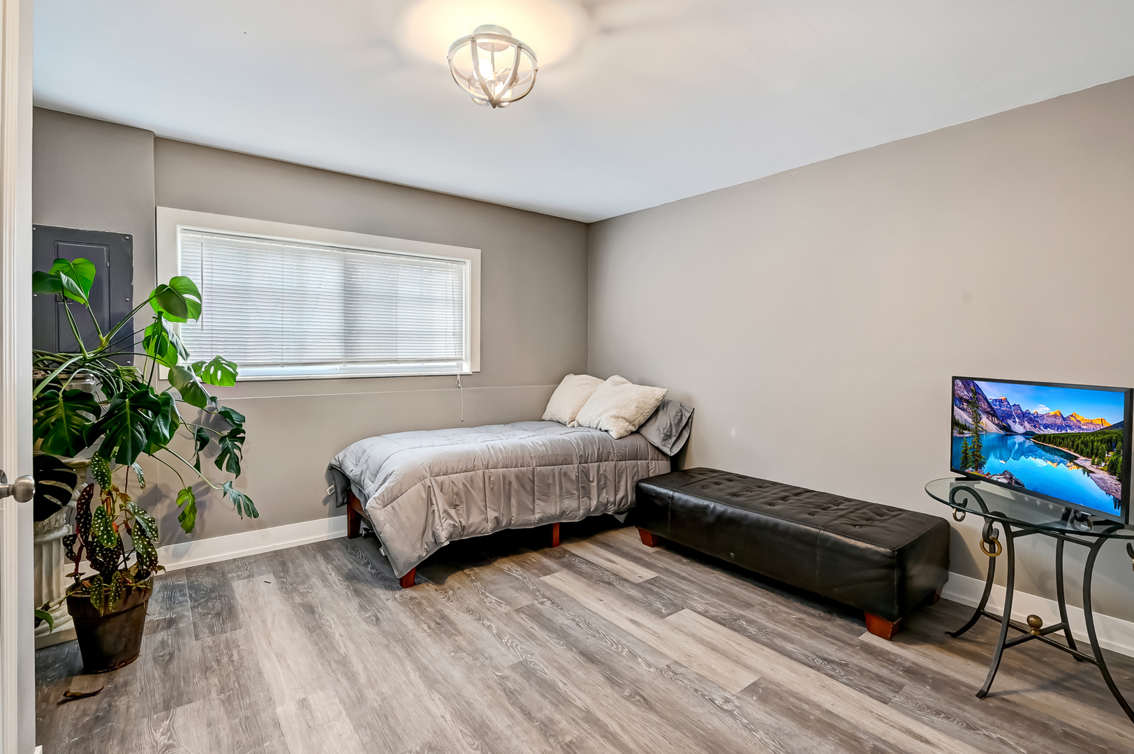 123 Willow Boulevard, Willow Springs, IL 60480