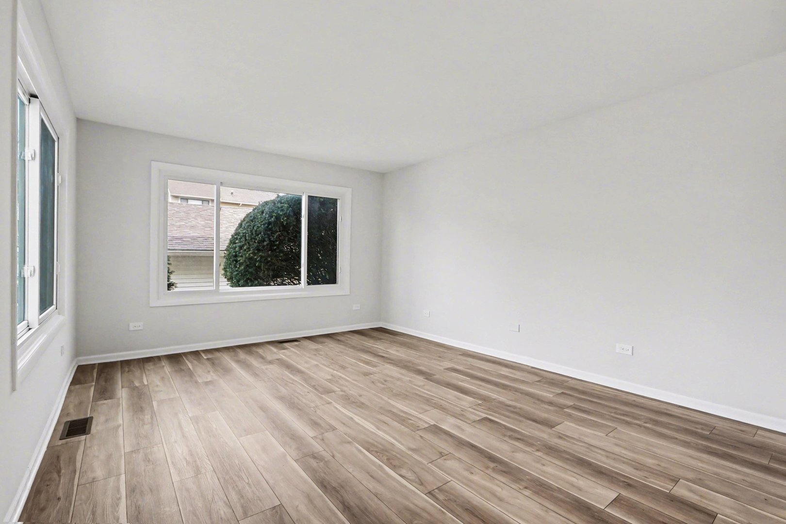 1971 Loomes Avenue, Downers Grove, IL 60516