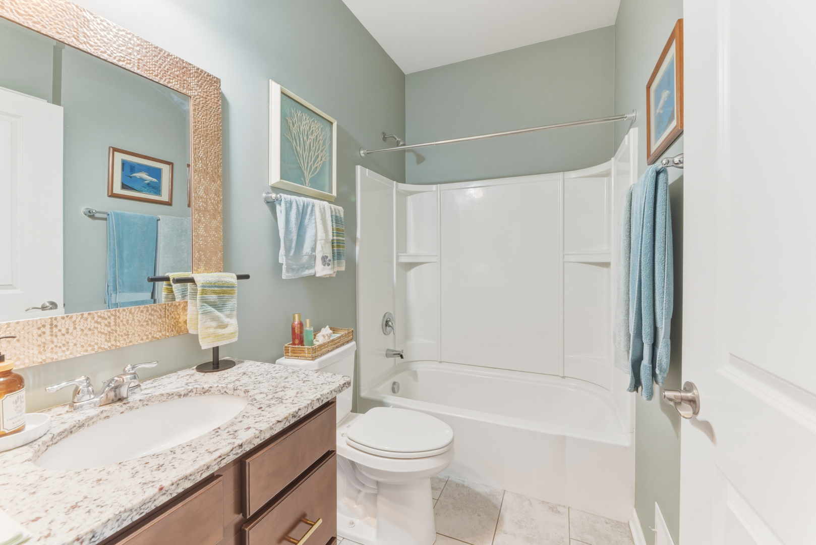 44 Pacific Avenue, Hawthorn Woods, IL 60047