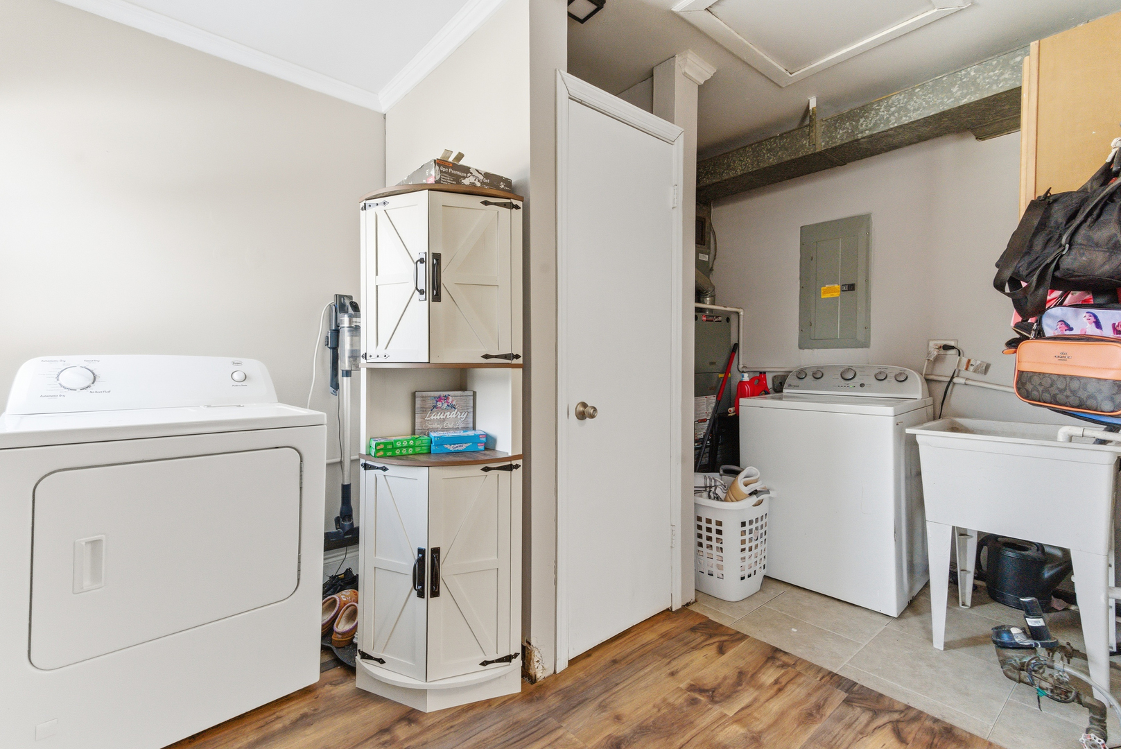 204 Woodlawn Drive, Mundelein, IL 60060