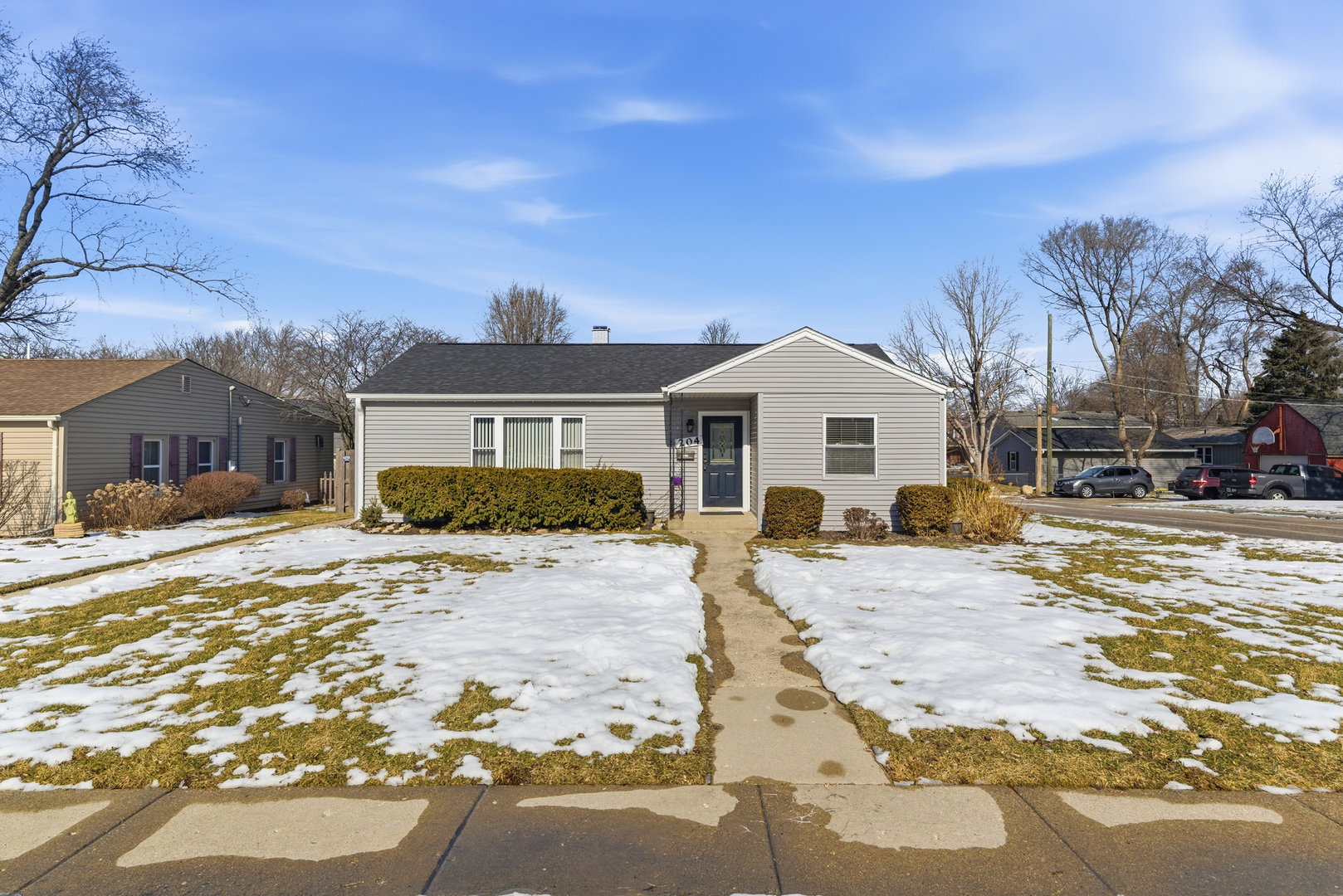 204 Woodlawn Drive, Mundelein, IL 60060