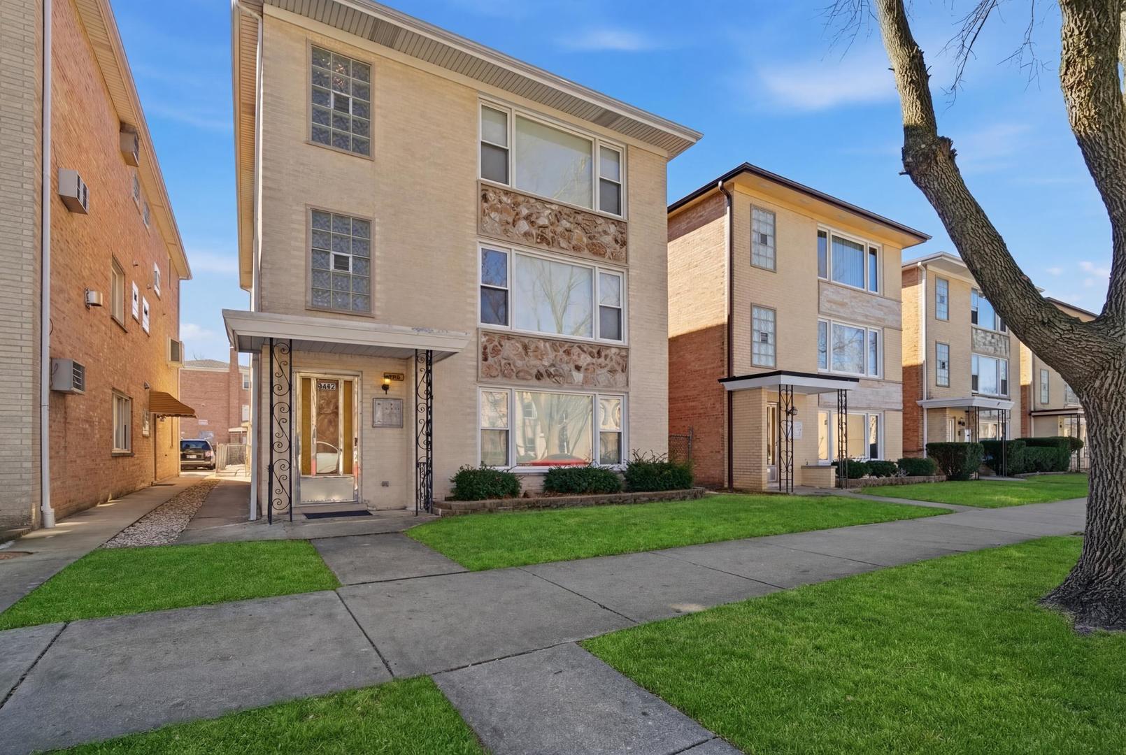 8645 W Summerdale Avenue #2, Chicago, IL 60656