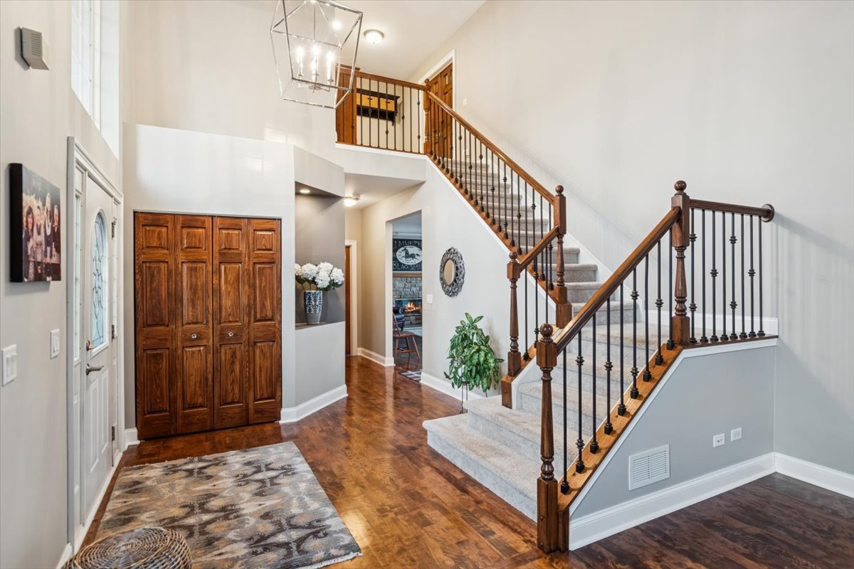 11823 Wolf Creek Lane, Plainfield, IL 60585