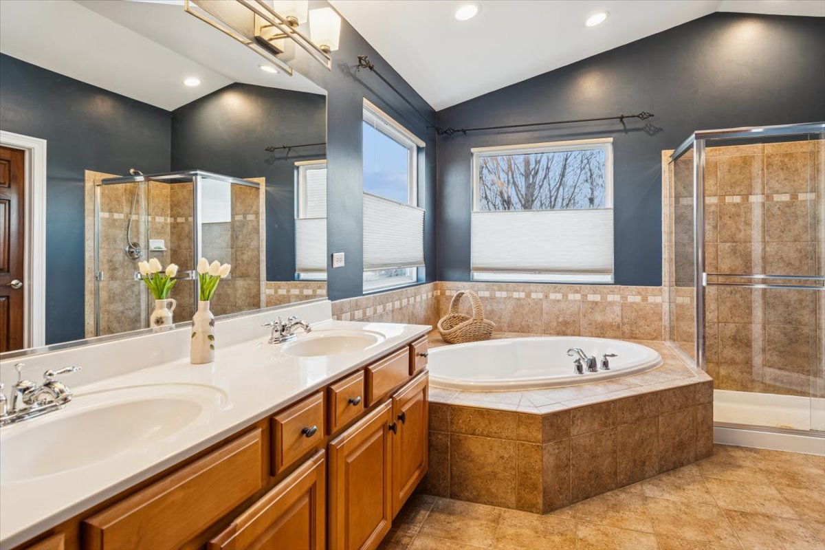 11823 Wolf Creek Lane, Plainfield, IL 60585