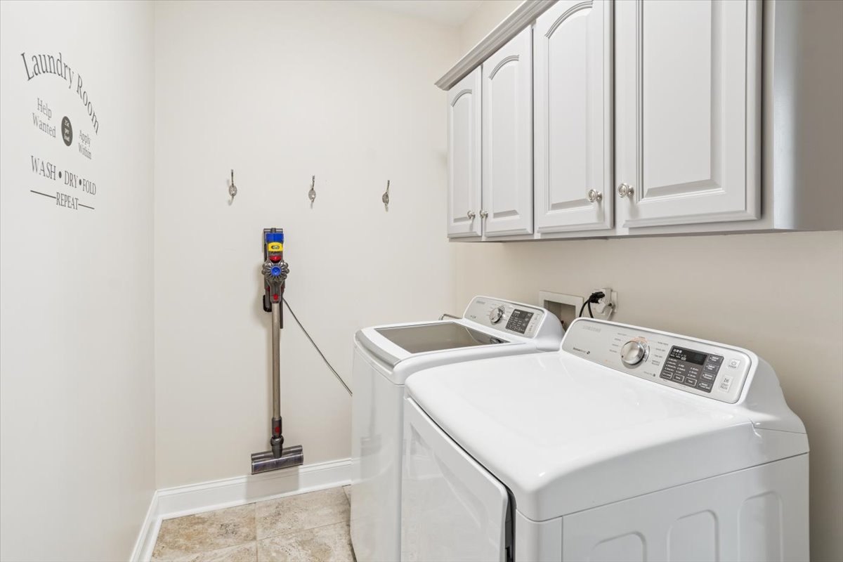 11823 Wolf Creek Lane, Plainfield, IL 60585