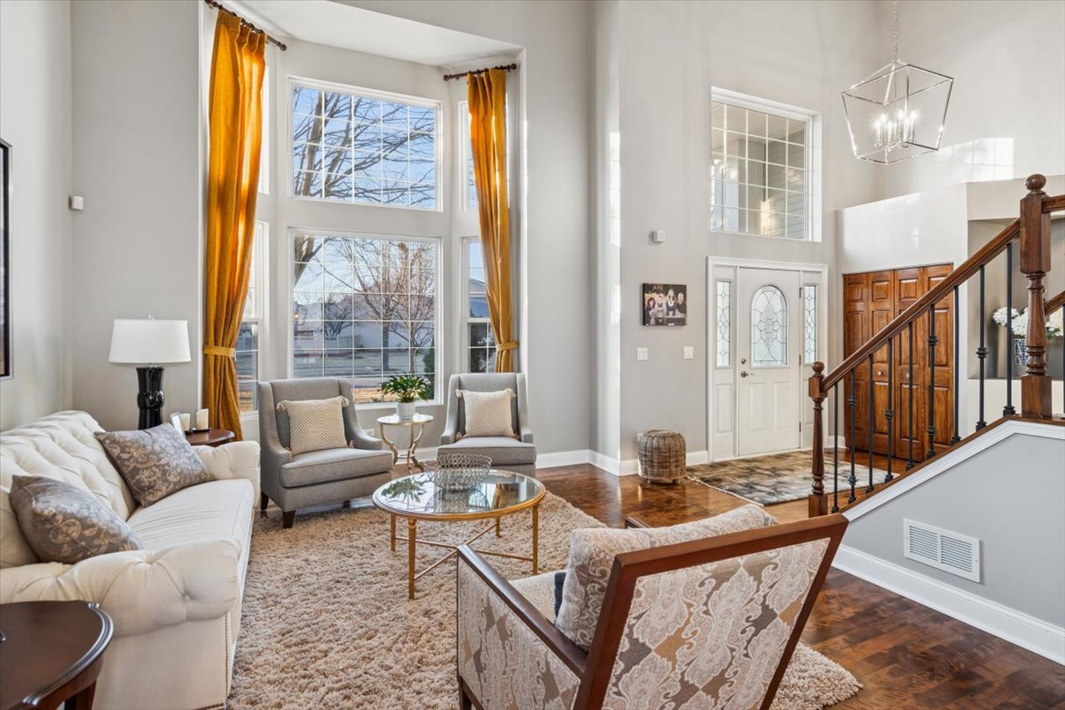 11823 Wolf Creek Lane, Plainfield, IL 60585