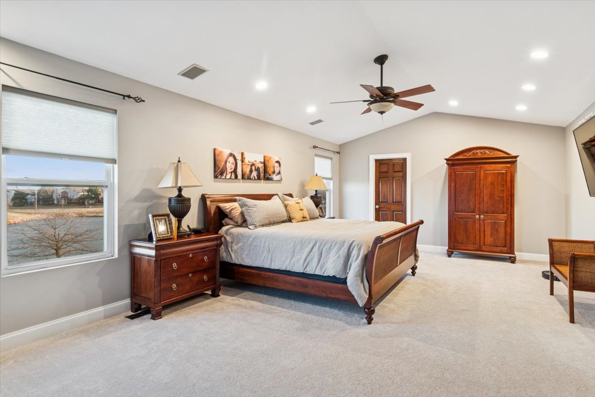 11823 Wolf Creek Lane, Plainfield, IL 60585