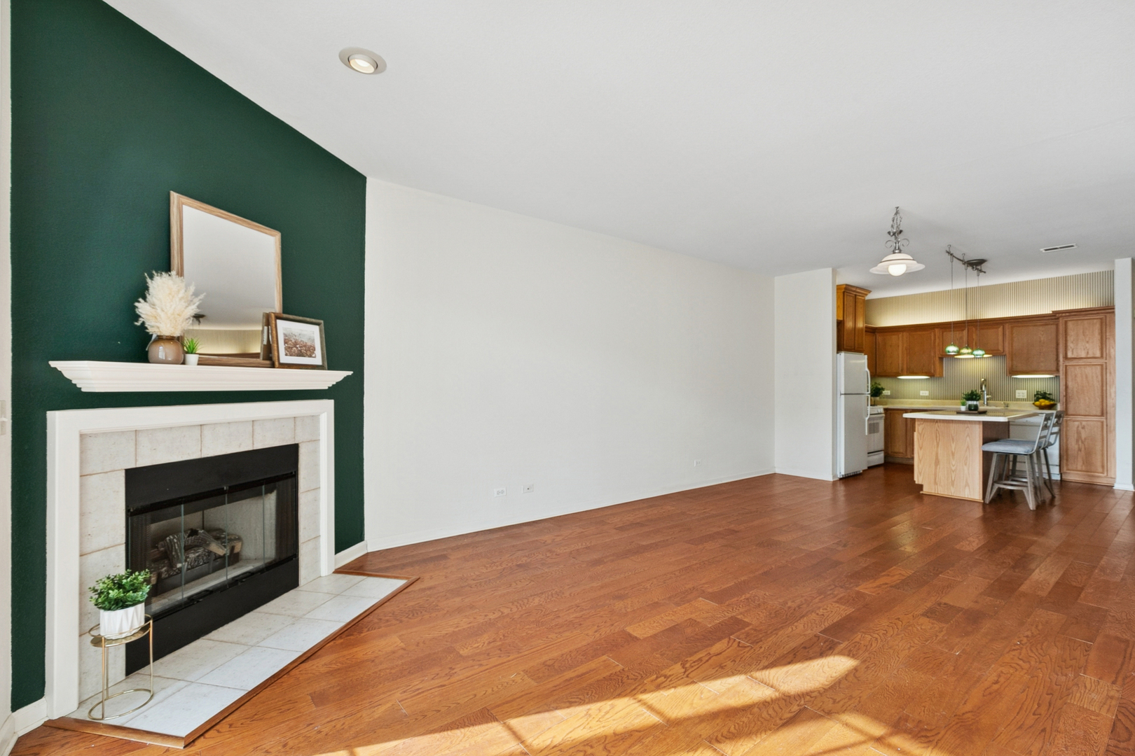 8226 Cinnamon Lane #H-4-D, Fox Lake, IL 60020