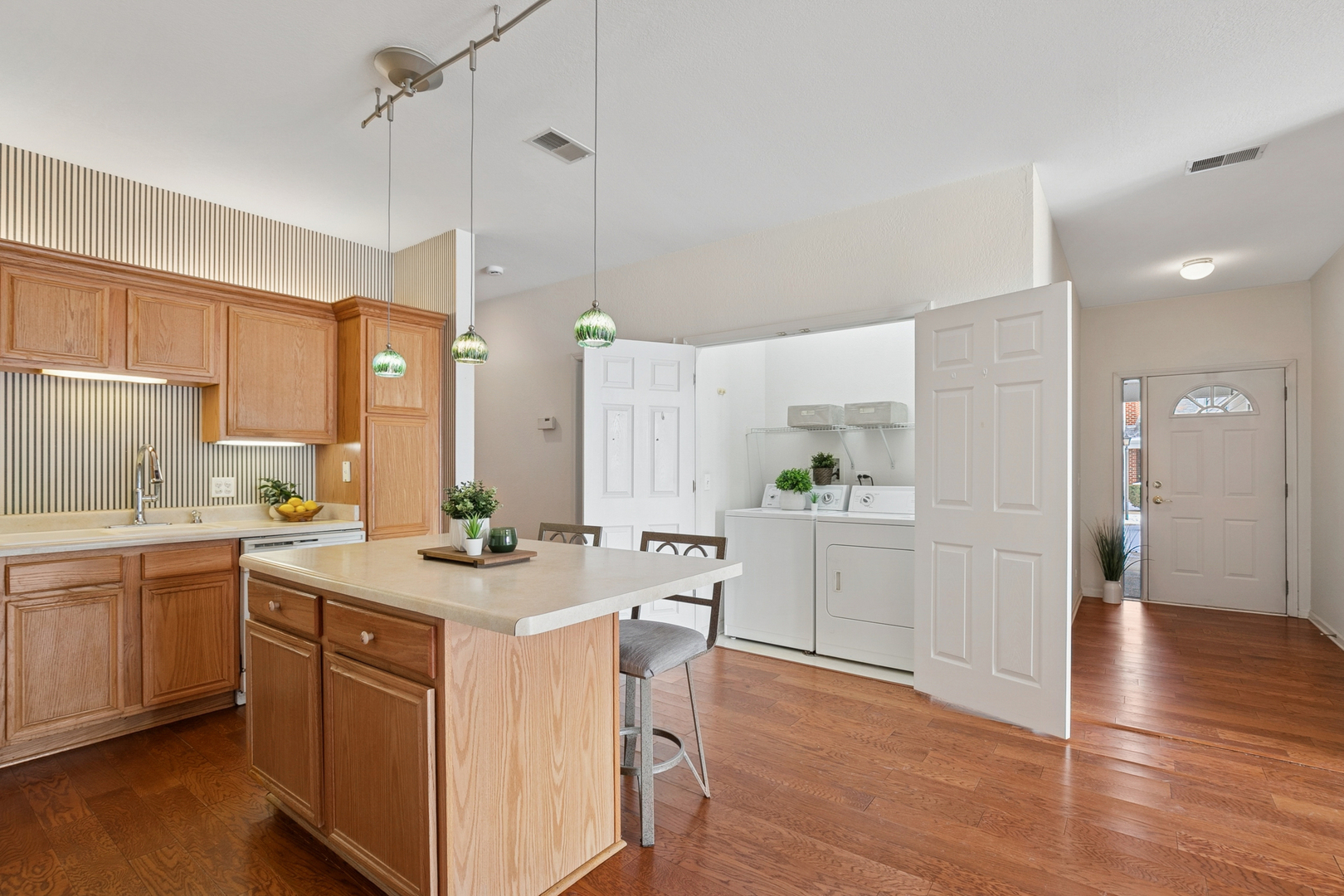 8226 Cinnamon Lane #H-4-D, Fox Lake, IL 60020