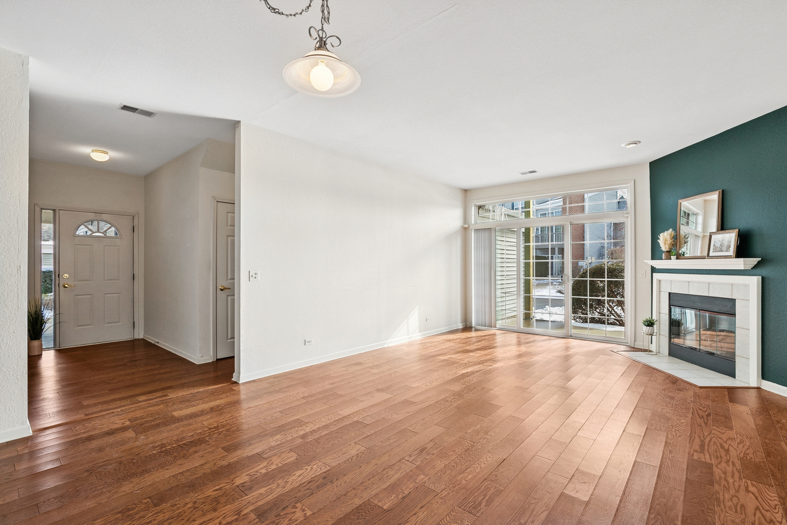 8226 Cinnamon Lane #H-4-D, Fox Lake, IL 60020