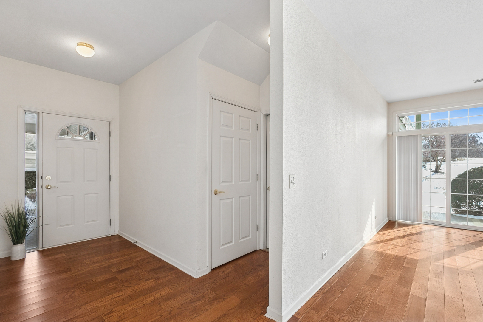 8226 Cinnamon Lane #H-4-D, Fox Lake, IL 60020