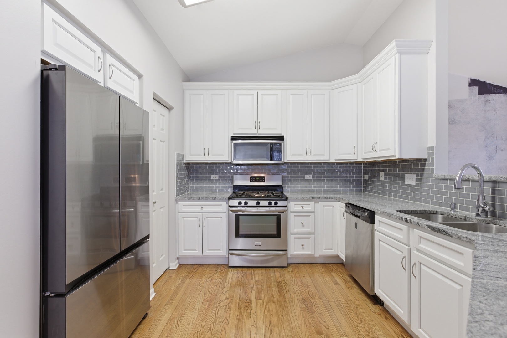 3031 SAGANASHKEE Lane, Naperville, IL 60564