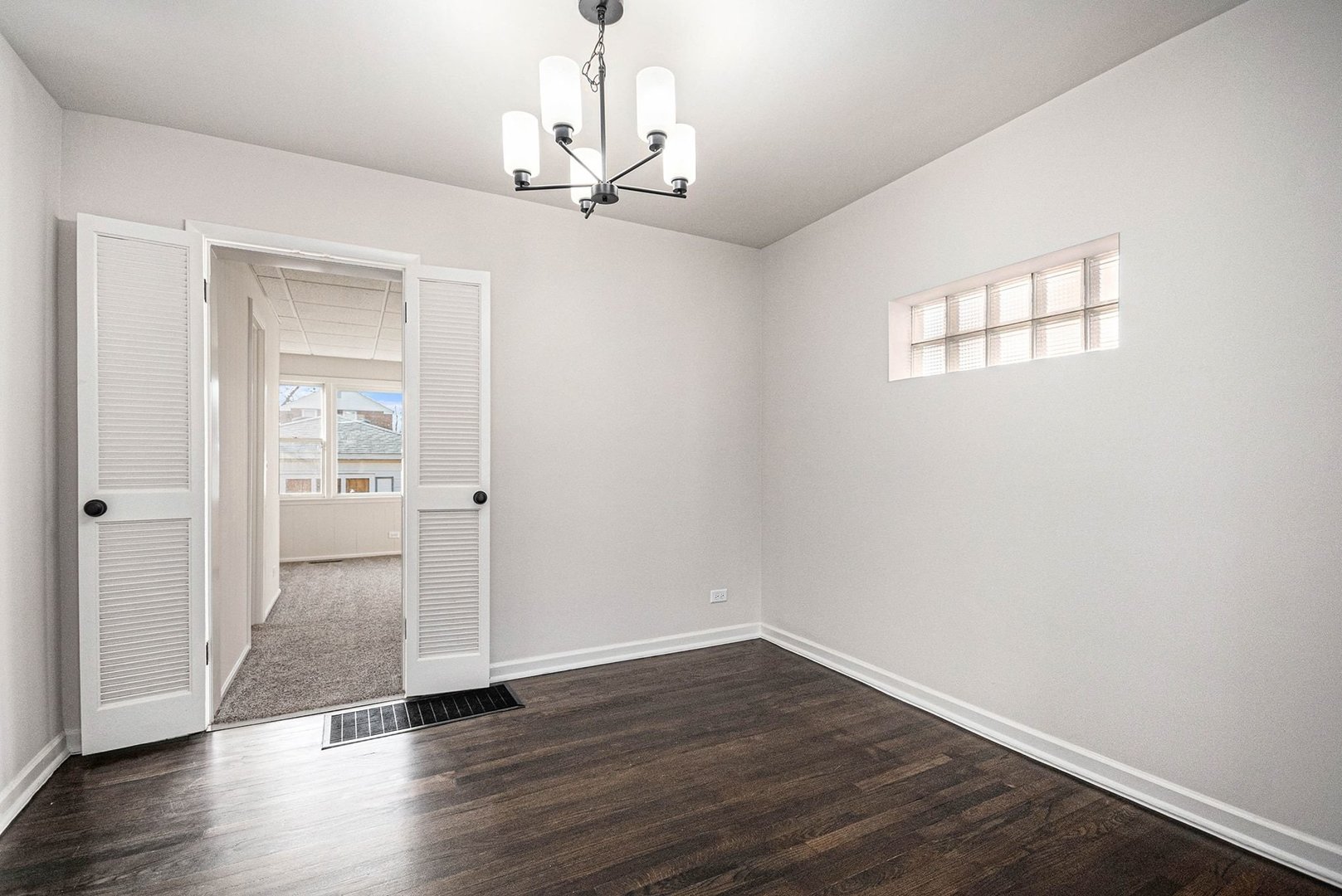 4142 N Pontiac Avenue, Chicago, IL 60634