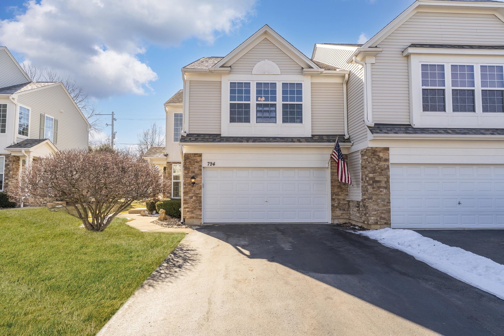 794 Pointe Drive #794, Crystal Lake, IL 60014