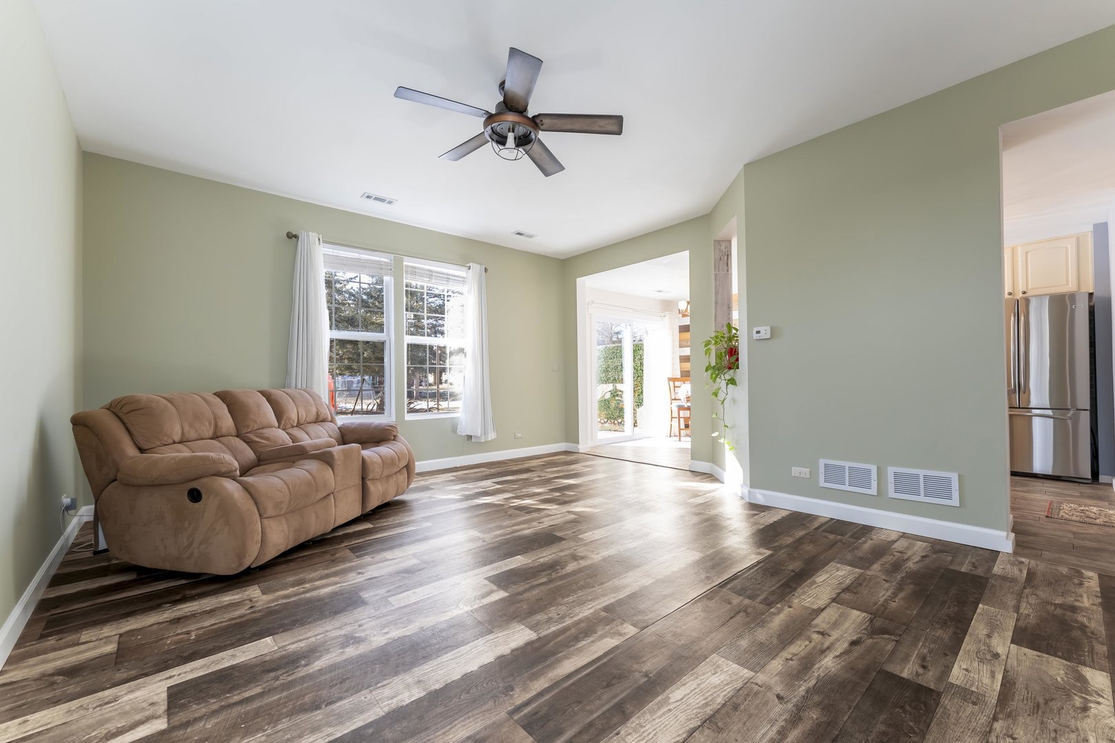 794 Pointe Drive #794, Crystal Lake, IL 60014