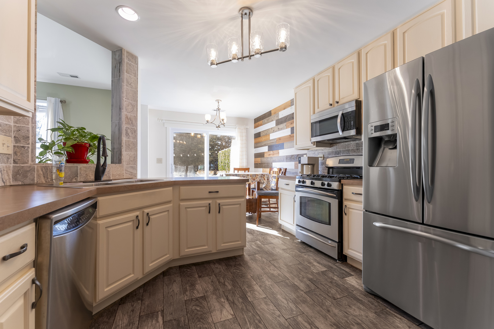 794 Pointe Drive #794, Crystal Lake, IL 60014