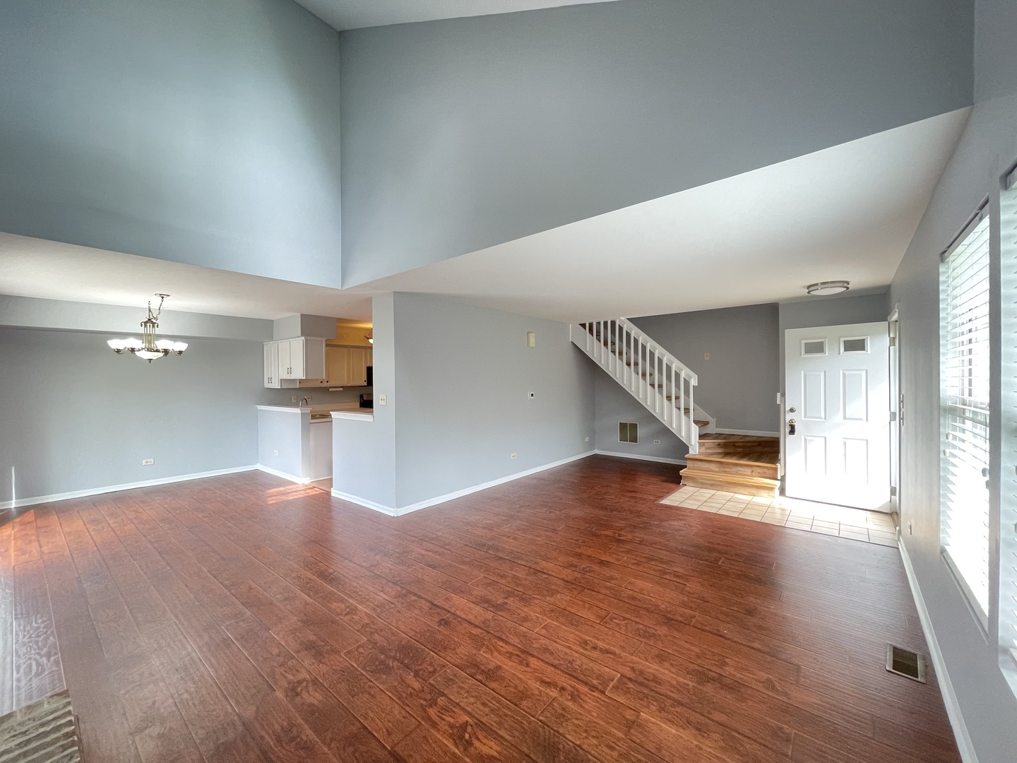 3186 ANTON Drive #3186, Aurora, IL 60504