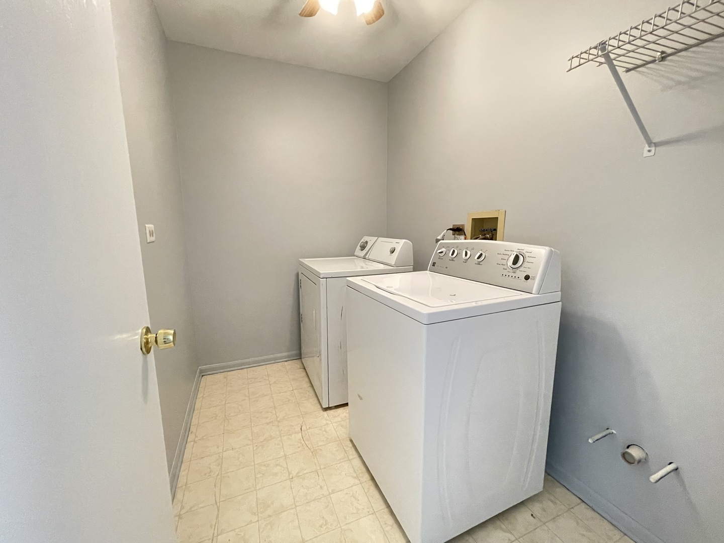 3186 ANTON Drive #3186, Aurora, IL 60504