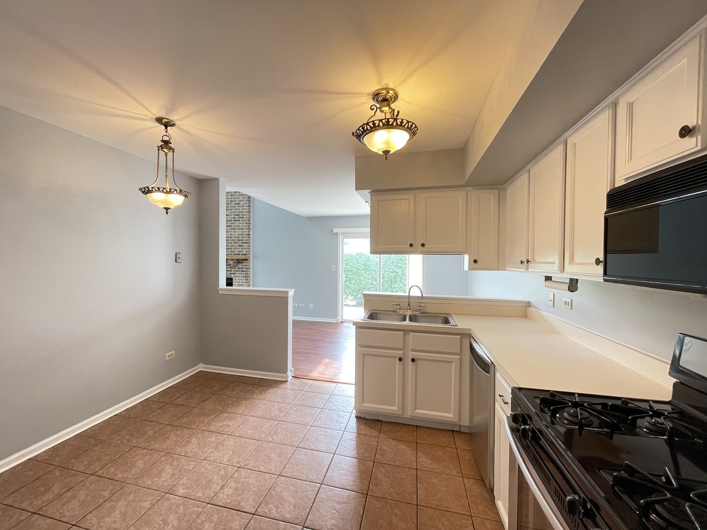 3186 ANTON Drive #3186, Aurora, IL 60504