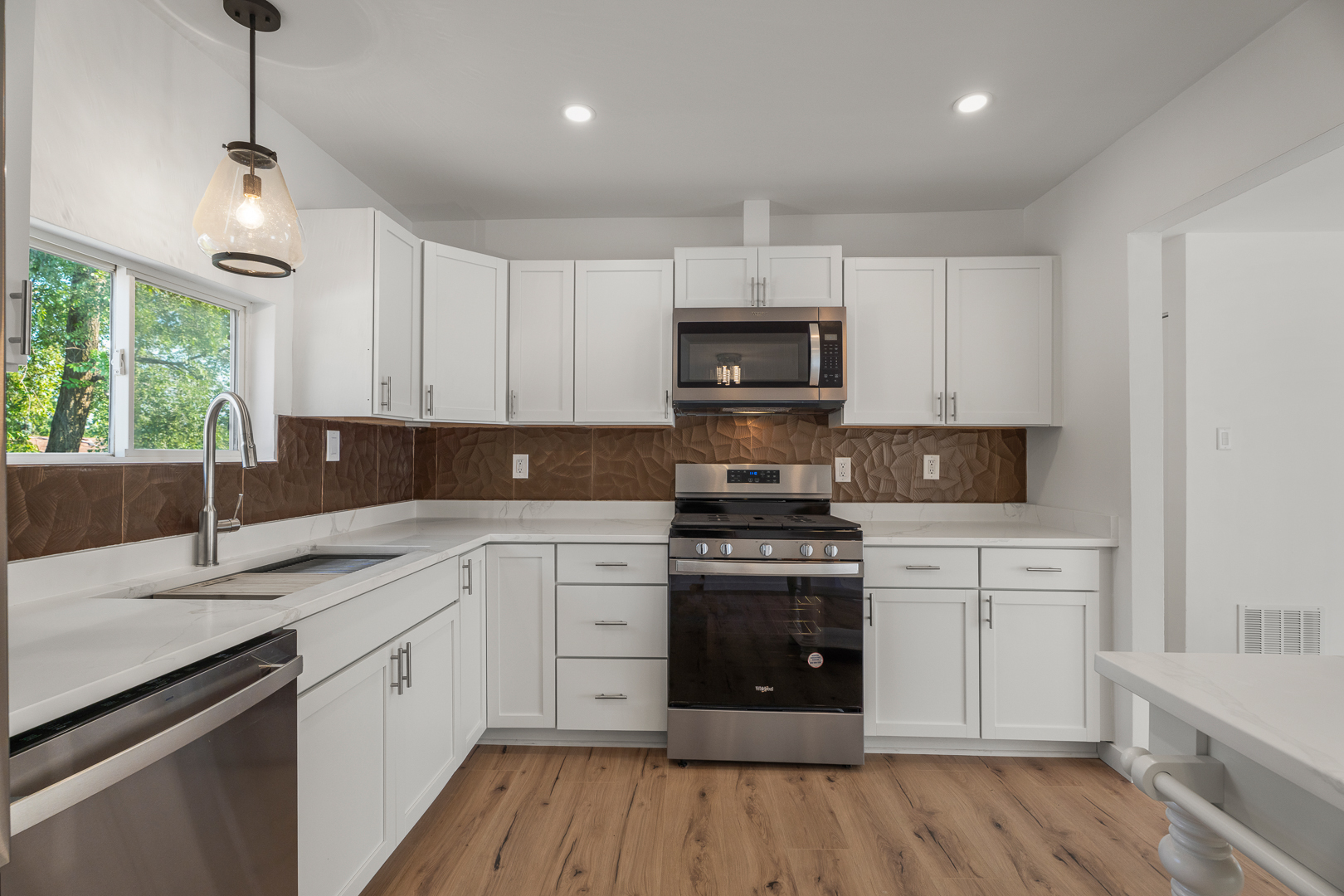 220 N Ashbury Avenue, Bolingbrook, IL 60440