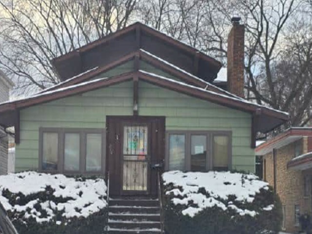 12218 Longwood Drive, Blue Island, IL 60406