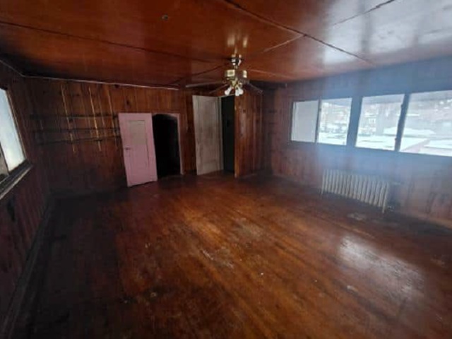 12218 Longwood Drive, Blue Island, IL 60406