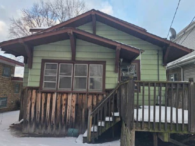 12218 Longwood Drive, Blue Island, IL 60406